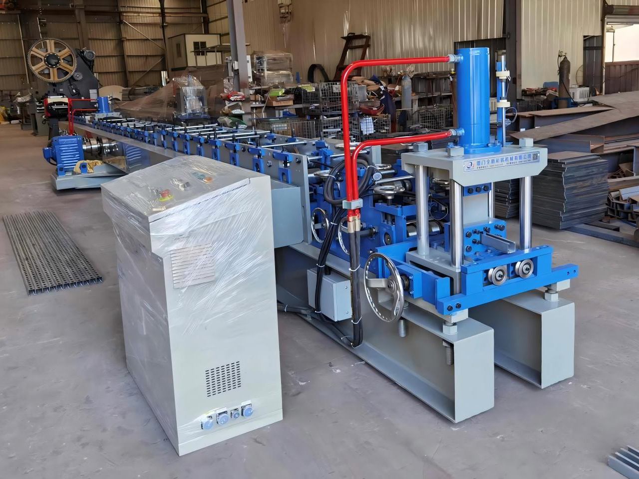 Mesin pembentukan gulungan kurungan solar untuk qatar